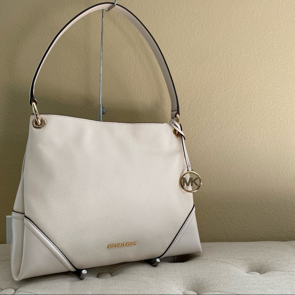 ✨Michael Kors medium Nicole shoulder Bag